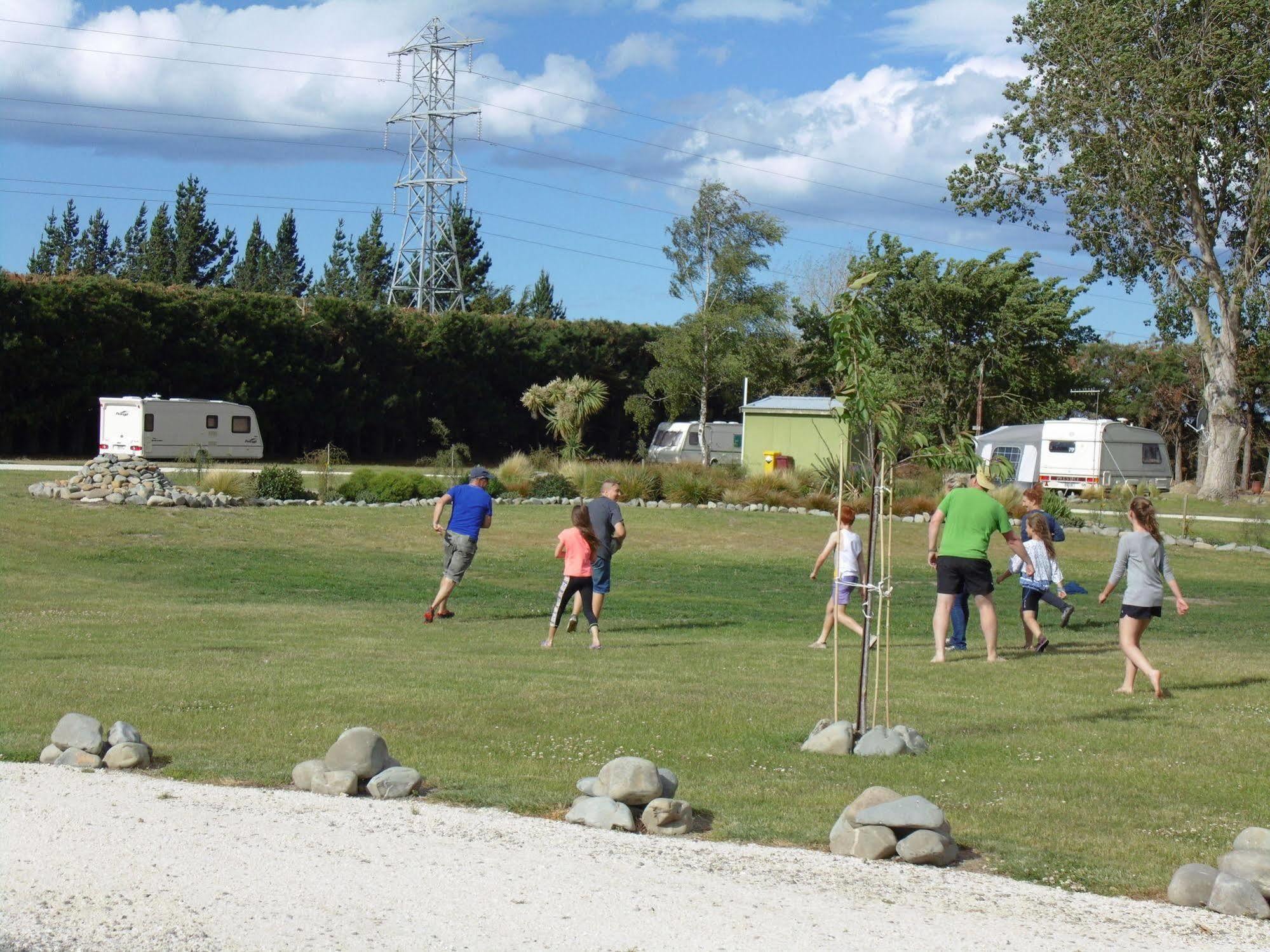 Glenavys Waitaki River Motor Camp Dış mekan fotoğraf